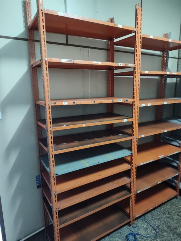 Prateleira de Aço Industrial - Vários Modelos - Preços Variados