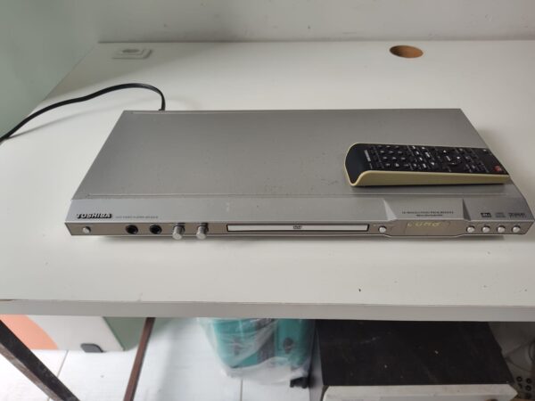 DVD com Karaokê - Toshiba - Com Controle - Image 2