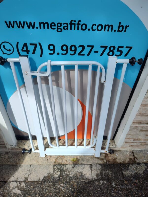 Grade Protetora para Porta - Cor Branca - Image 2