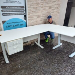 Mesa de Escritório em L - Gigante - Cor Branca - Com Gaveteiro
