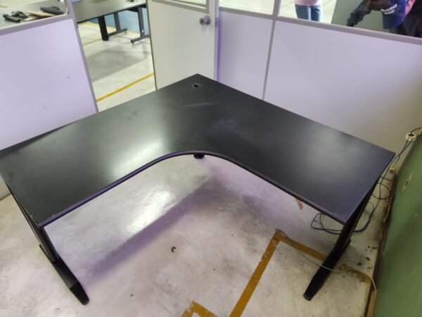 Mesa em L - Cor Preta - Excelente Qualidade - Imagem 3