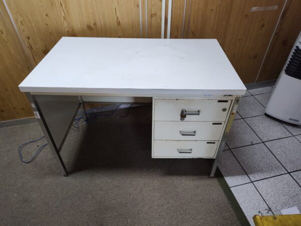 Mesa de Metal - Ambulatória Na cor Branca - Com Gaveteiro - Imagem 4