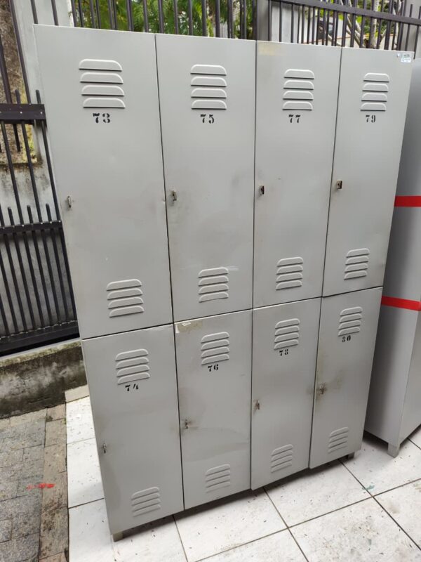 Armário Vestiário 8 Portas Grandes - Chapa 26 - Bem Reforçado
