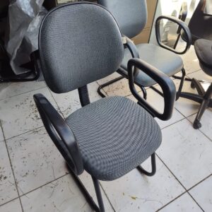 Cadeira de Escritório Base Fixa - Em Pé U