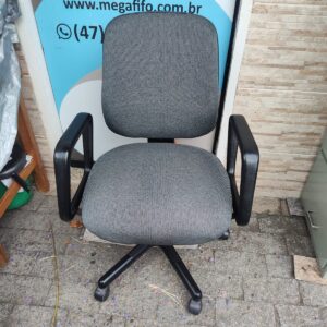 Cadeira Diretor - Revisada - Tecido Preto com Cinza - Excelente Qualidade