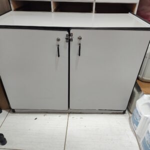 Armário 2 portas - Cor Cinza