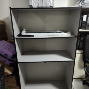 Armário Grande - Cor Cinza - 1,60 mts altura x 0,90 cm comprimento x 0,40 profundidade