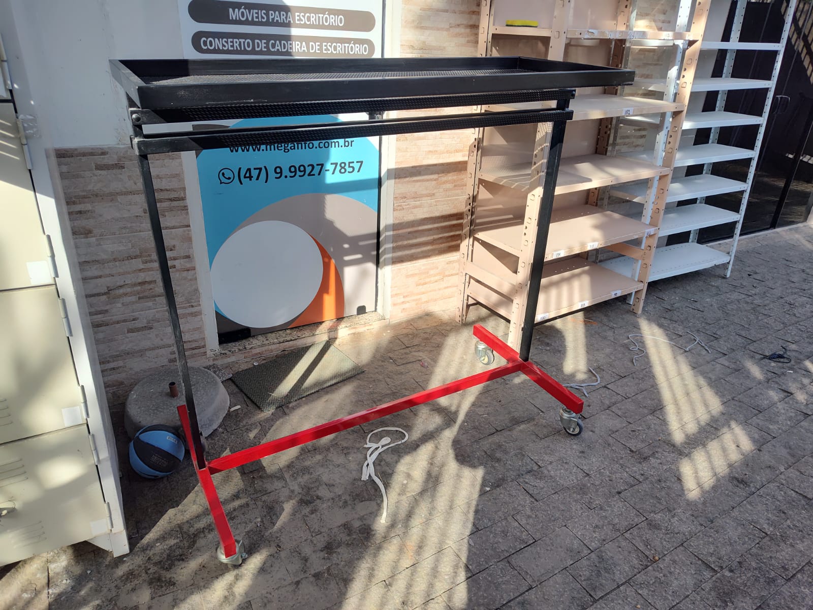 Expositor de Produtos - Ferro - Com Rodinhas Reforçado - Imagem 4