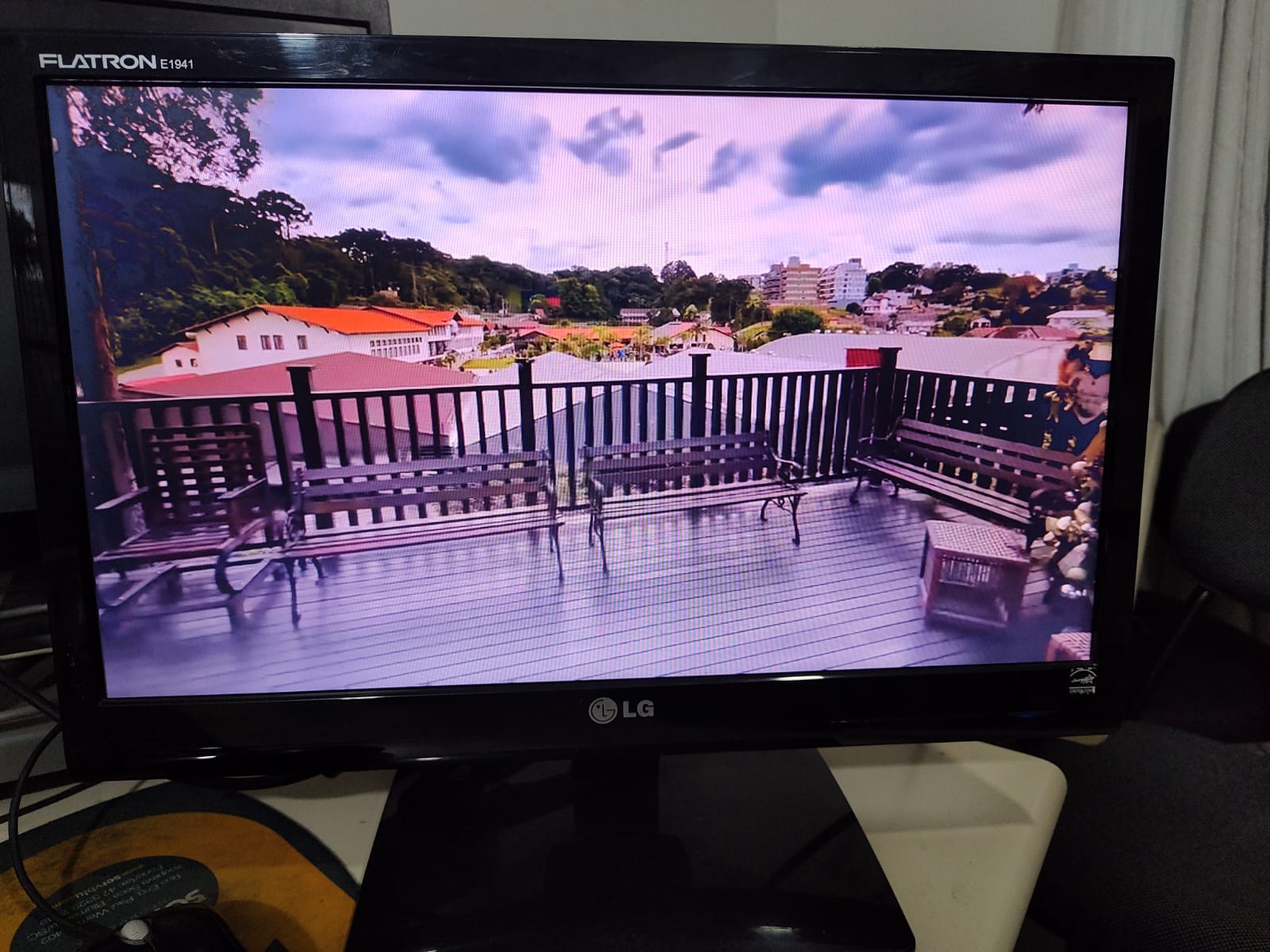 Monitor LG 19 Polegadas - Sem Detalhes - Apenas entrega VGA - Imagem 2