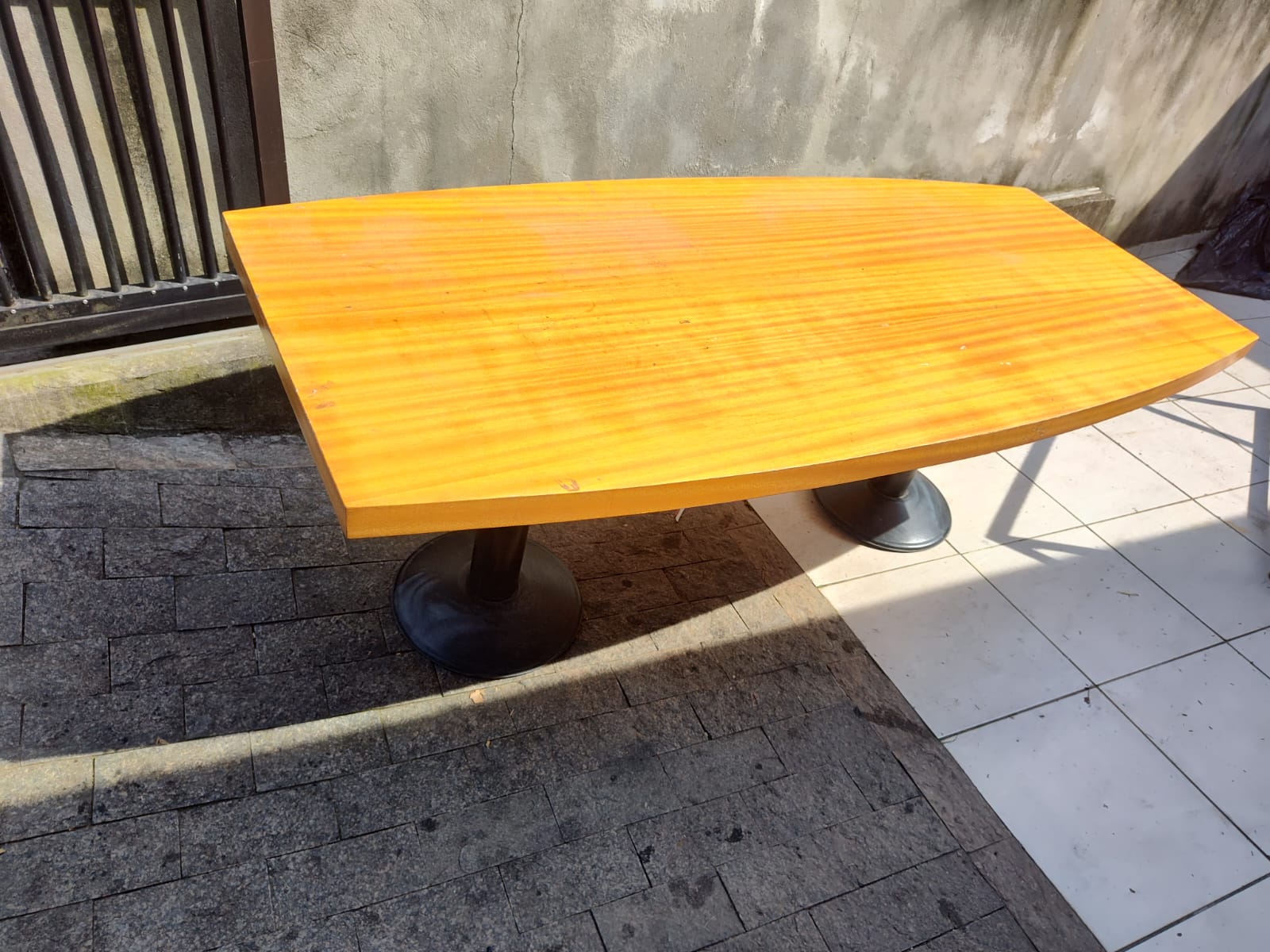 Mesa de Reunião/Jantar - Excelente Qualidade - Pés de Ferro 2.00x0,93