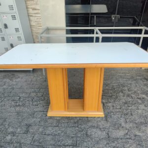 Mesa de Reunião/Jantar - Excelente Qualidade - Pés de Ferro 1.55x0,80