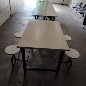 Mesa de Refeitório Com Bancos Retrátil - Cor Branca - Excelente Estado de Conservação(120x80)