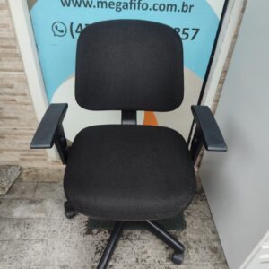 Cadeira de Escritório Diretor - Marca Cavaletti - Estofado Reformado - Apoio de Braços