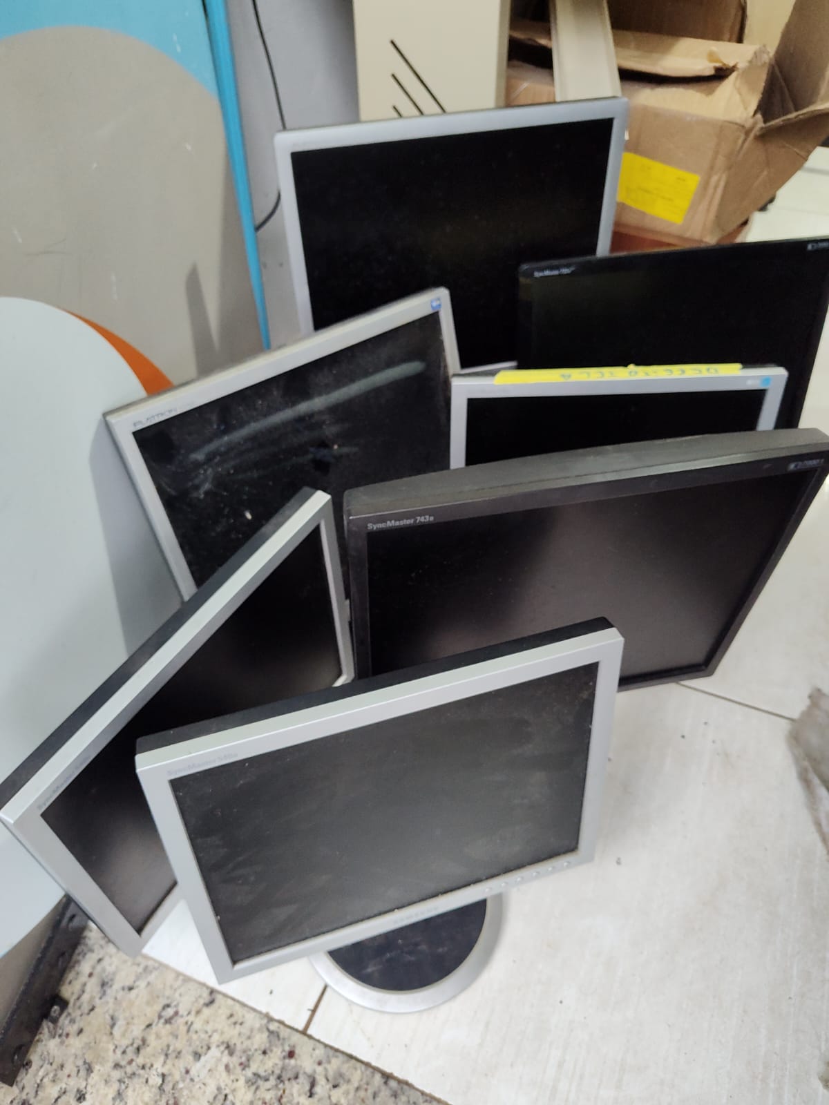 Lote de Monitores com Defeito para Conserto ou Retirada de Peças(Leia a Descrição) - Imagem 2
