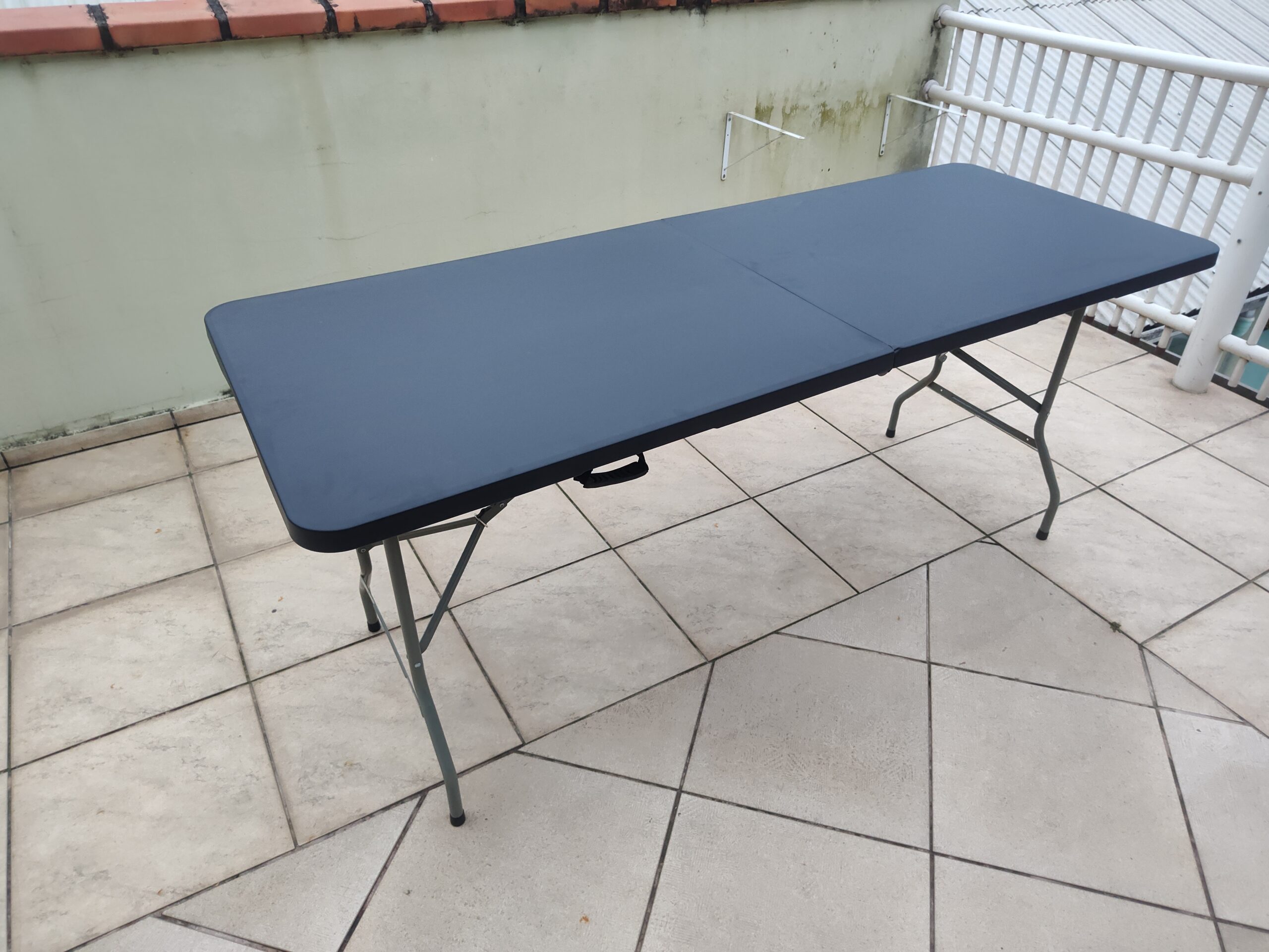 Mesa Dobrável na Cor Preta (180x74x74) - Nova - Imagem 2