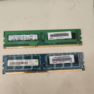 Memoria RAM DDR3 de 2 GB(R$ 40 reais cada)